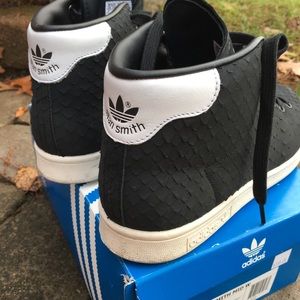 Adidas women’s 7 1/2